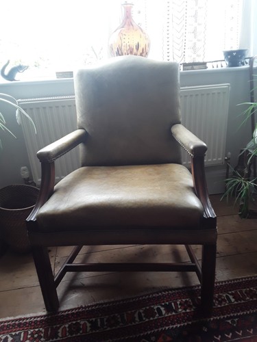 Vintage gainsborough carver - gainsborough,