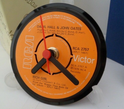 Hall oates clock - hall,