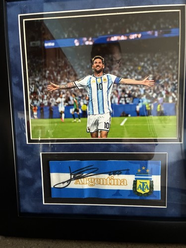 Lionel messi autographed - lionel,