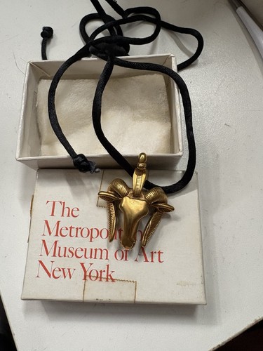 Signed mma pendant - pendant, head