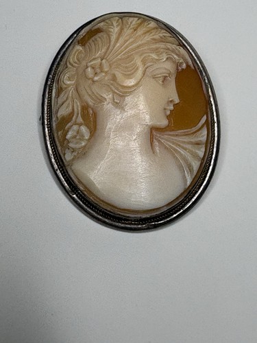 Old shell cameo brooch - old,