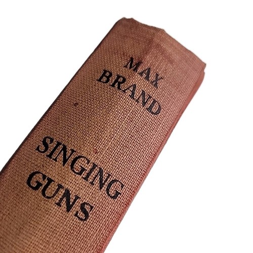 Max brand singing guns 1941 - guns,
