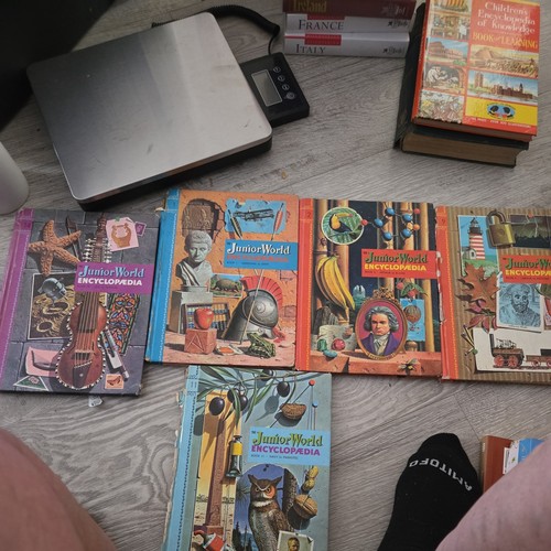The junior world encyclopaedia - junior,