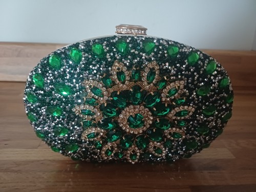 Green stunning
