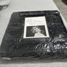 Kylie Minogue quilted Bed