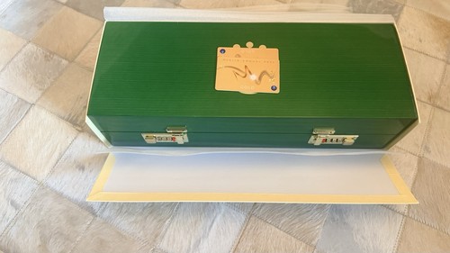 Luxury green wood box watches - green,
