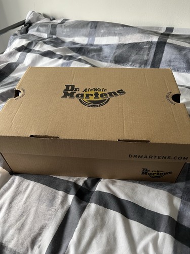 Baby pink martens - dr.martens,size, 6