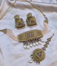 Indian/Pakistani Asian Choker