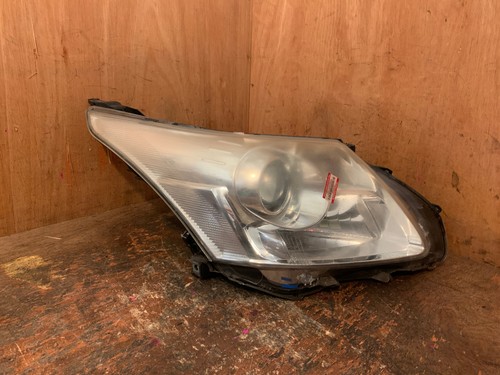 Toyota avensis headlight - toyota,