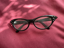 1950S PAIR CATS EYES GLASSES /
