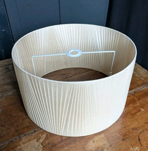 Large round drum pleated - large,