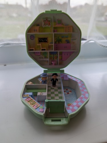 Polly pocket school - polly,