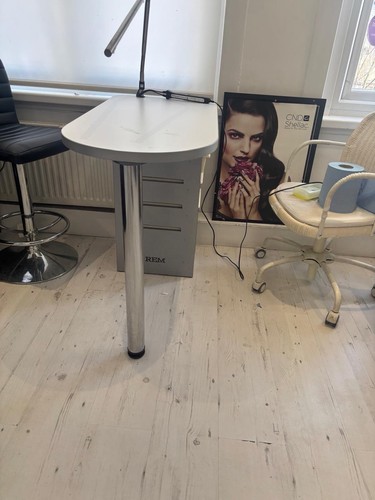 Rem manicure table nail salon - manicure,