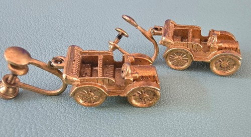 Vintage gold tone - tone, classic