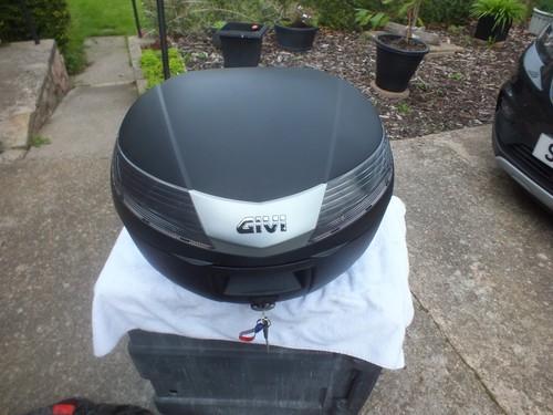 Givi v40 tech top box - top,