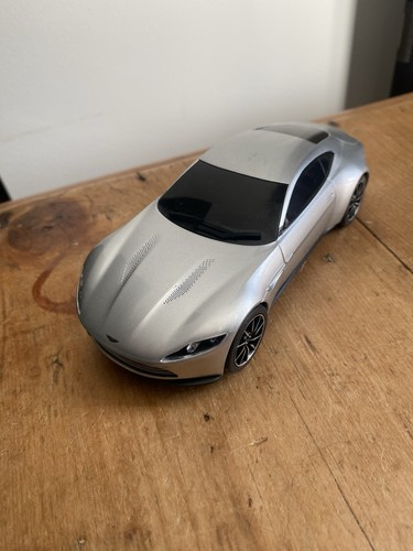 Scalextric aston martin db10 - scalextric,