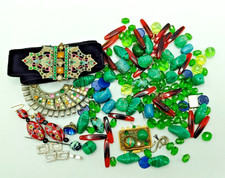 VINTAGE GLASS BEADS & SOME SEMI PRECIOUS STONE. 4 URANIUM GLASS. CLASPS. LOOSE