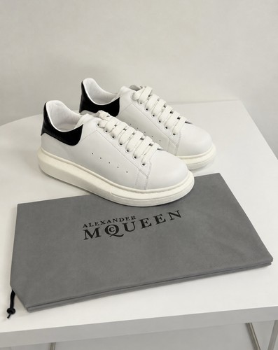 The official signature - the,