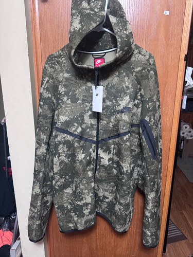 Nwt nike sportswear tech - nike,