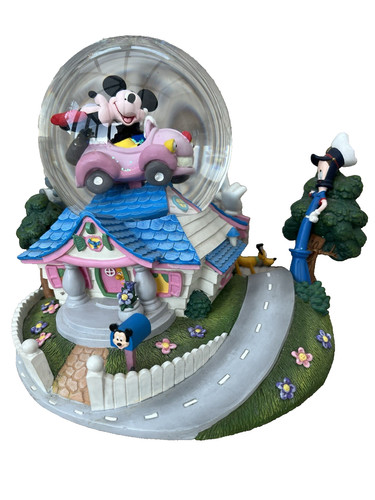 Disney snow globe musical - snow,