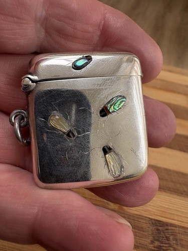 Lovely solid silver vesta case - lovely,