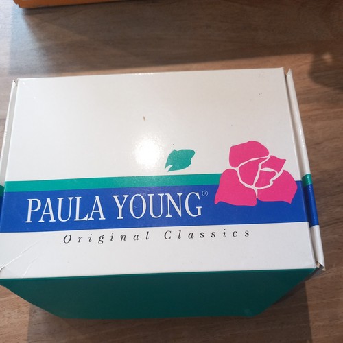 Paula young eve - , wig