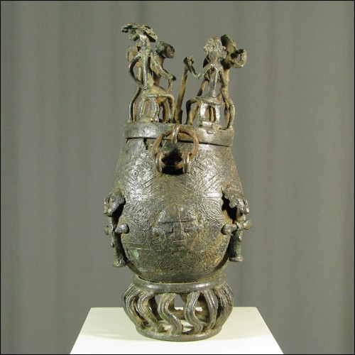 62495 bronze lidded jar - bronze,