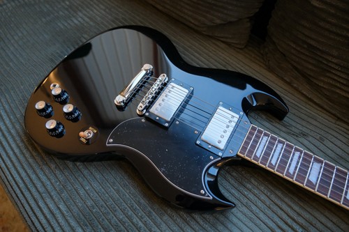 Tokai 101 2026 - sg-101, bb