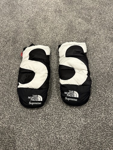 Supreme the north face logo - supreme,