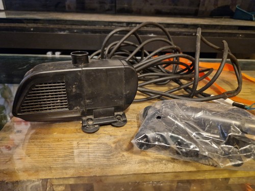 Blagdon medium pond pump 1600 - pump,