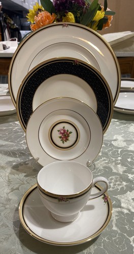 Wedgwood clio piece - clio, place