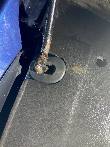 Bonnet stay prop grommet - prop,
