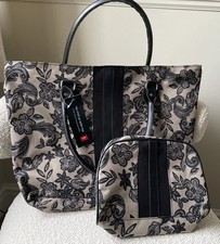 Cotton Traders 2 Piece Shop &