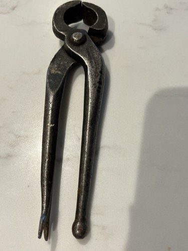 Henry co sheffield pincers - &,