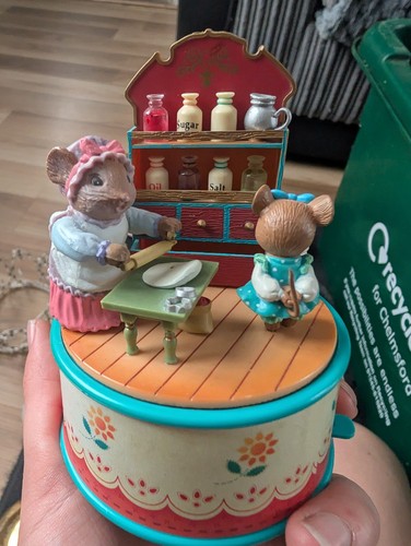 1995 enesco baking sweet - 1995,