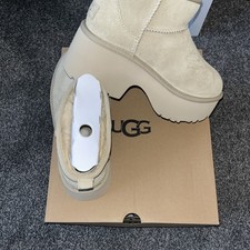 NIB Women's UGG Classic Ultra