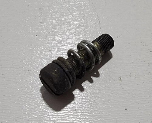 Carburetor throttle stop - throttle, screw