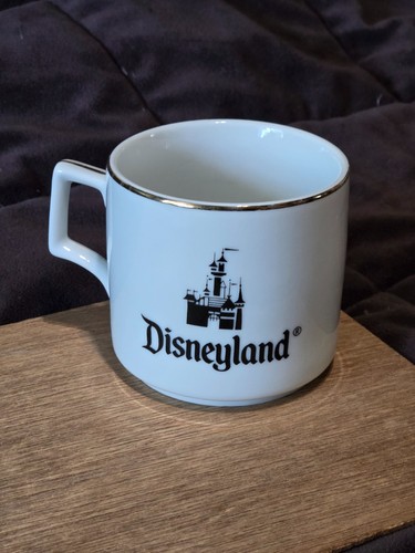 Vintage 1970 disneyland mug - vintage, 1970's