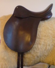 English Leather 16 inch J.A. Barnsby Spring Tree Dressage Saddle, Narrow [118]