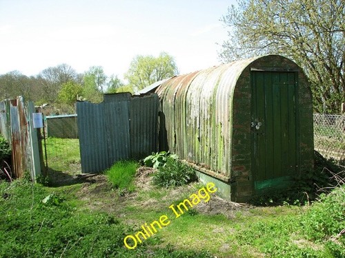 Photo 6x4 anderson shelter - shelter, in