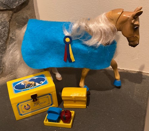 Breyer dixie palomino - dixie,