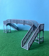 00 Gauge 1:76 Model Railway platform footbridge scenery 