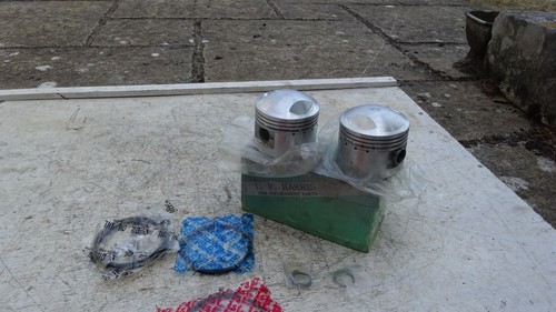 Triumph pistons t140 tr7 750 - pistons,