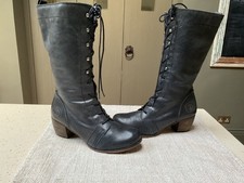 Red or dead MATHS lace up