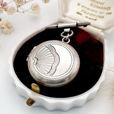 Vintage/antique foliate art deco etched 925 sterling silver round locket brooch