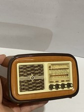 VINTAGE ART DECO STYLE RADIO AM(MW)-FM 