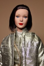 Tonner Tyler "Sample Career Brunette" Tyler 16" dressed doll