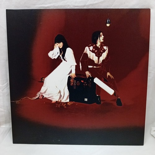Elephant the white stripes - by,