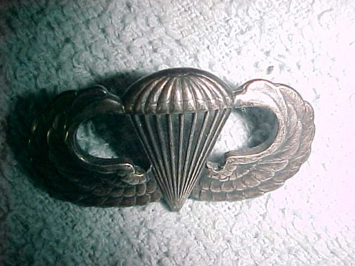 Army parachutist jump - u, "