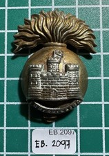Royal Inniskilling Fusiliers Right Flag Cap Badge EB-2097